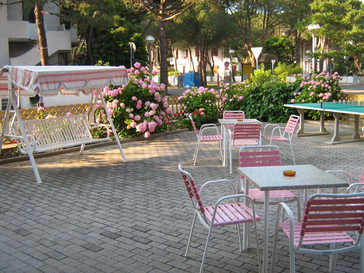 Hotel Toschi Lido di Classe Exteriör bild